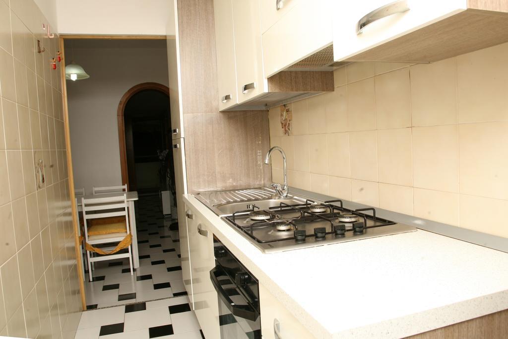 De Amicis Apartment Cagliari Habitación foto