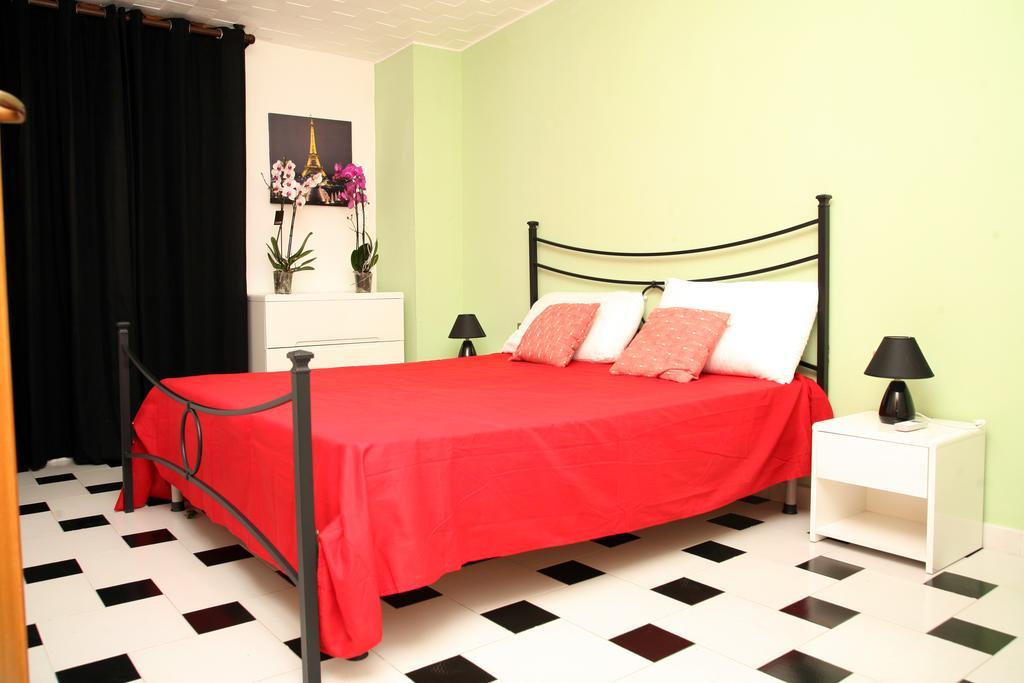 De Amicis Apartment Cagliari Habitación foto